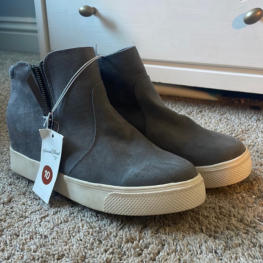Platform boot dress shoes